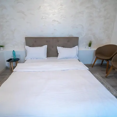Barrique 17 - Breakfast At Restaurant & Minibar - Old Town Apartment *