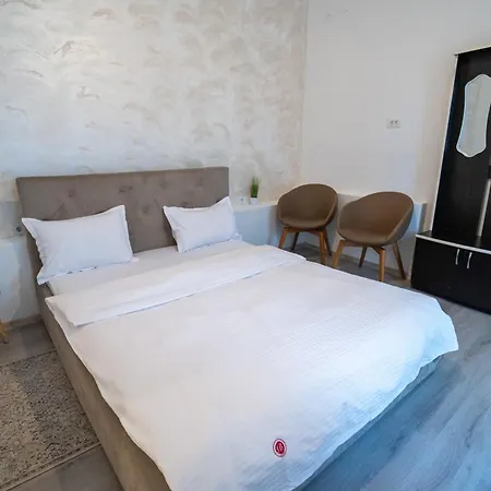 Barrique 17 - Breakfast At Restaurant & Minibar - Old Town
