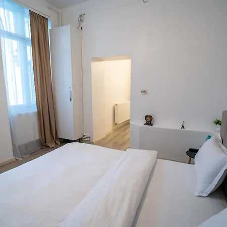 Barrique 17 - Breakfast At Restaurant & Minibar - Old Town * Braşov
